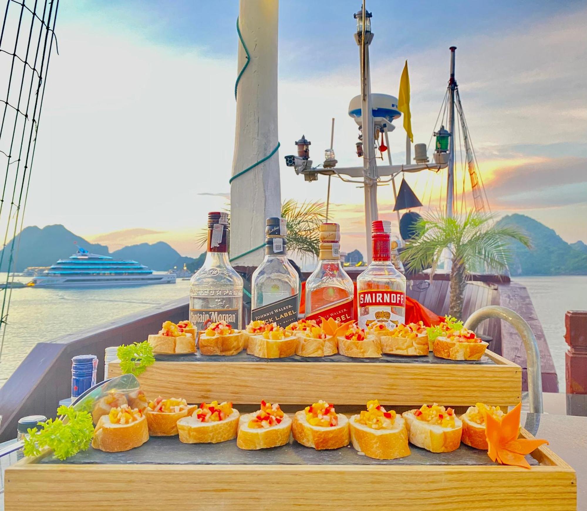Hera Grand Luxury Cruise 下龍 外观 照片